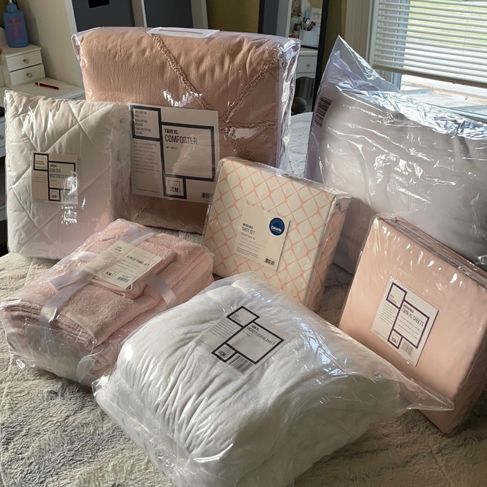Twin XL Comforter, OCM, Pink